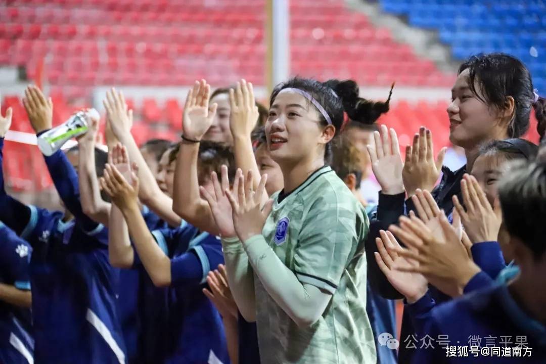 巴萨回归首秀大放异彩，浓眉主场球迷高呼名字